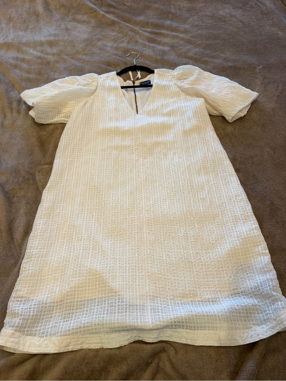 Lucchese Cream Lined V-Neck Garment
